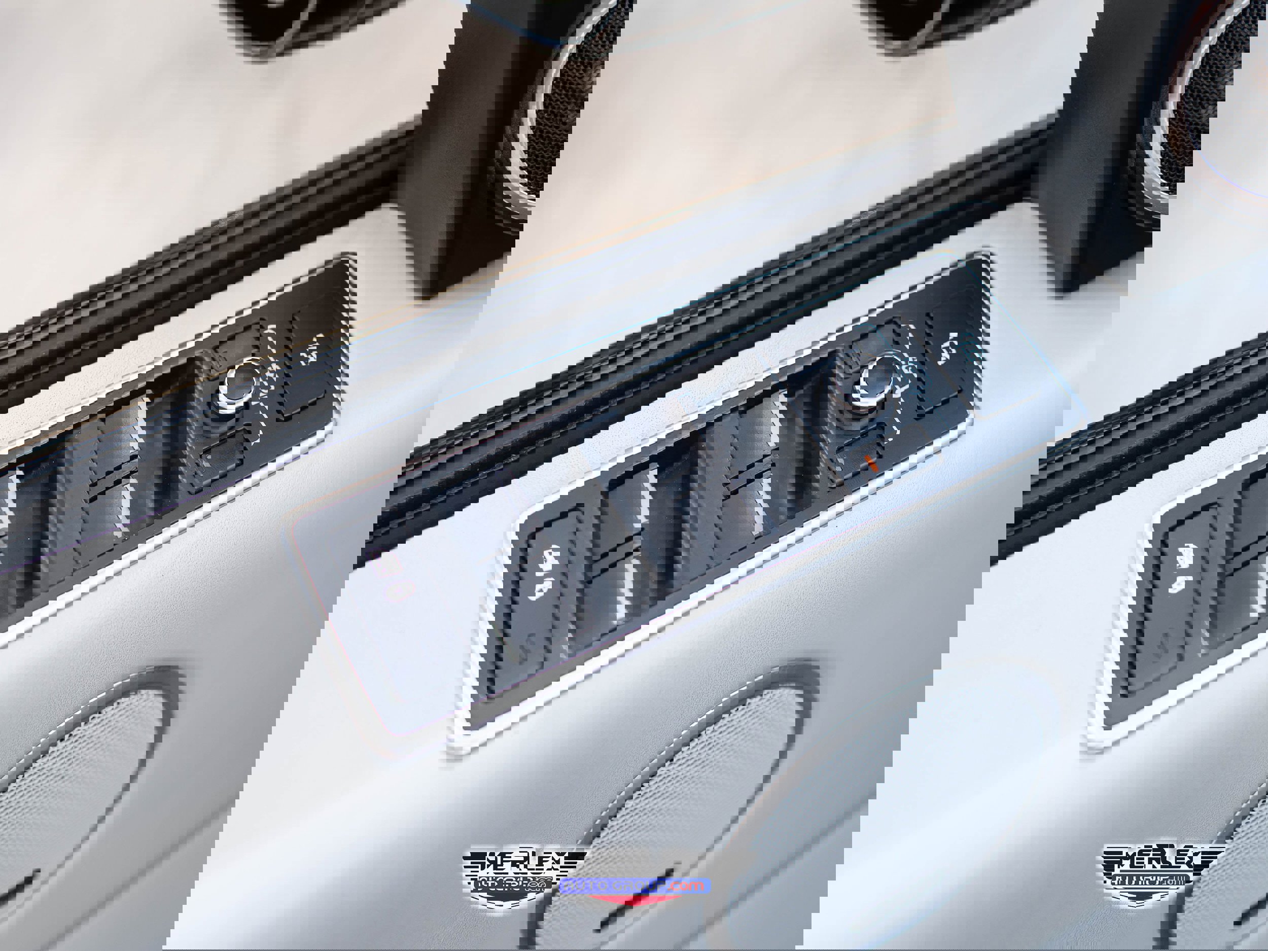 Used 2016 Land Rover Range Rover Holland & Holland image 44