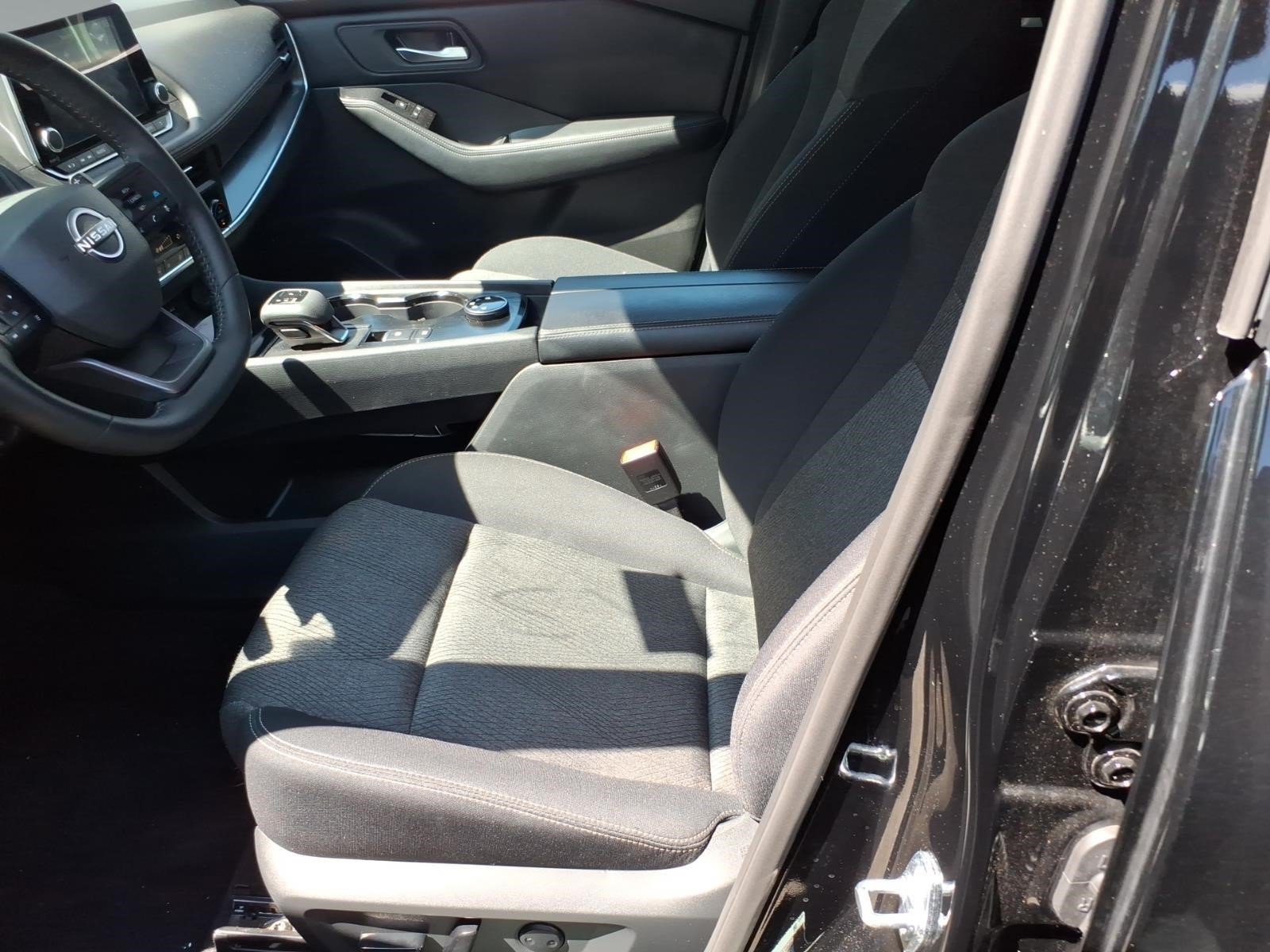 Used 2026 Nissan Rogue SV AWD/4WD image 11