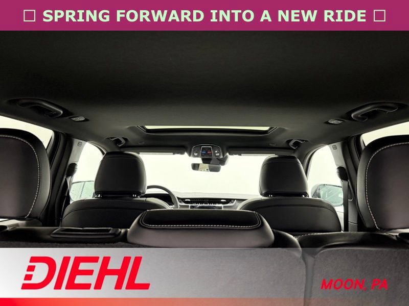 New 2025 Jeep Grand Cherokee Altitude AWD/4WD image 10