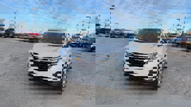 Used 2023 Chevrolet Equinox LS w/ LS Convenience Package image 4