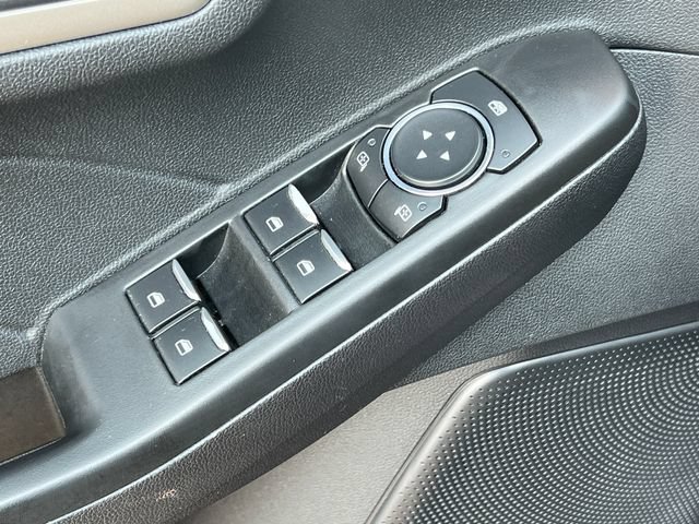 Used 2022 Ford Escape SEL AWD/4WD image 16