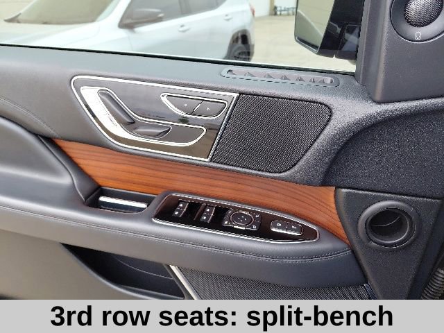Used 2024 Lincoln Navigator Premiere AWD/4WD image 15