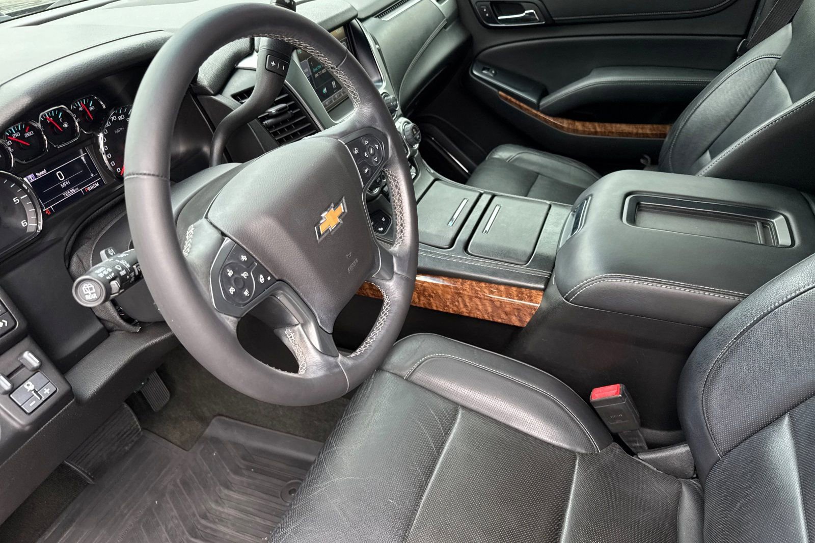 Used 2015 Chevrolet Suburban LTZ image 9