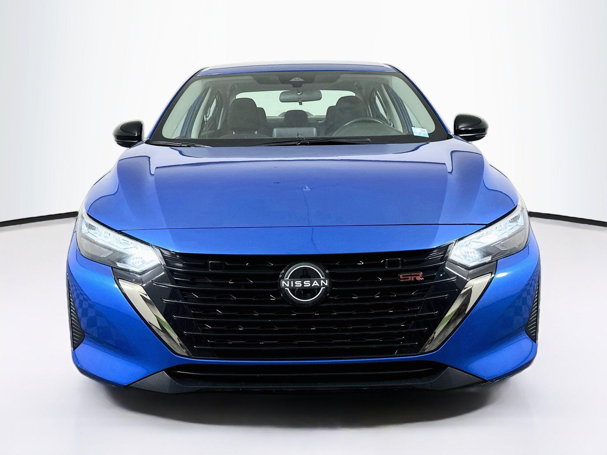 Used 2025 Nissan Sentra SR FWD image 2