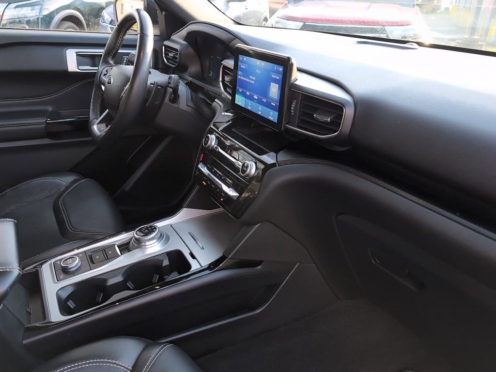 Used 2022 Ford Explorer ST image 9