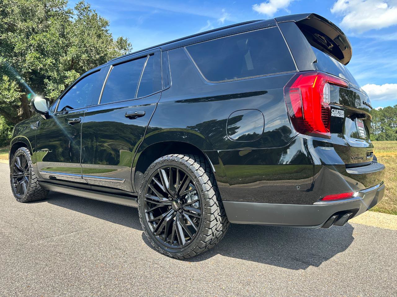 Used 2025 GMC Yukon Denali w/ Denali Reserve Package AWD/4WD image 7
