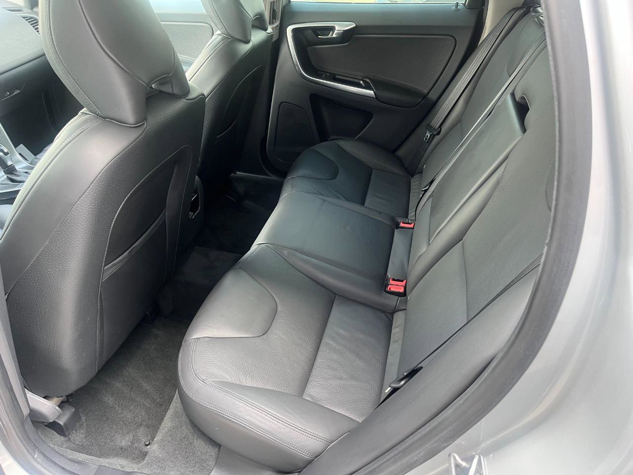 Used 2014 Volvo XC60 T6 image 13