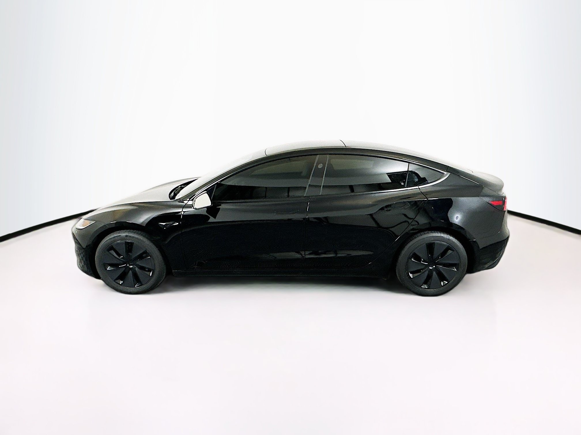 Used 2025 Tesla Model 3 Long Range AWD/4WD image 4