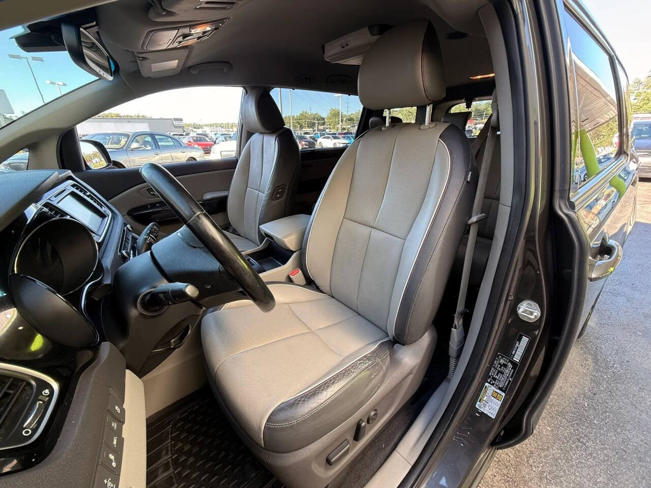 Used 2018 Kia Sedona SX FWD image 20
