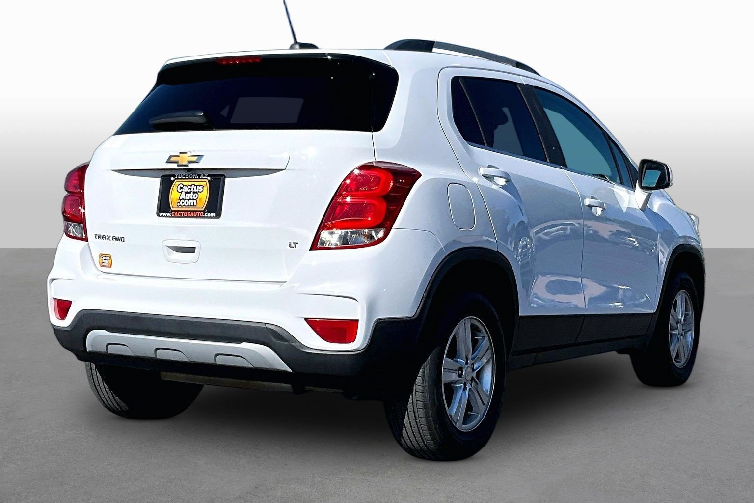 Used 2017 Chevrolet Trax LT AWD/4WD image 2