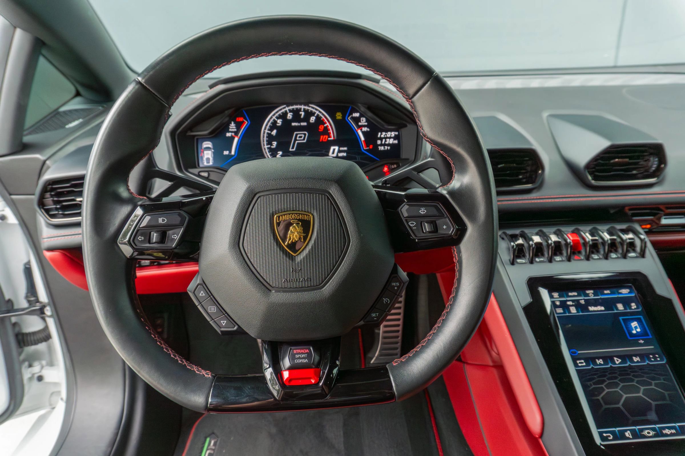 Used 2020 Lamborghini Huracan EVO image 52