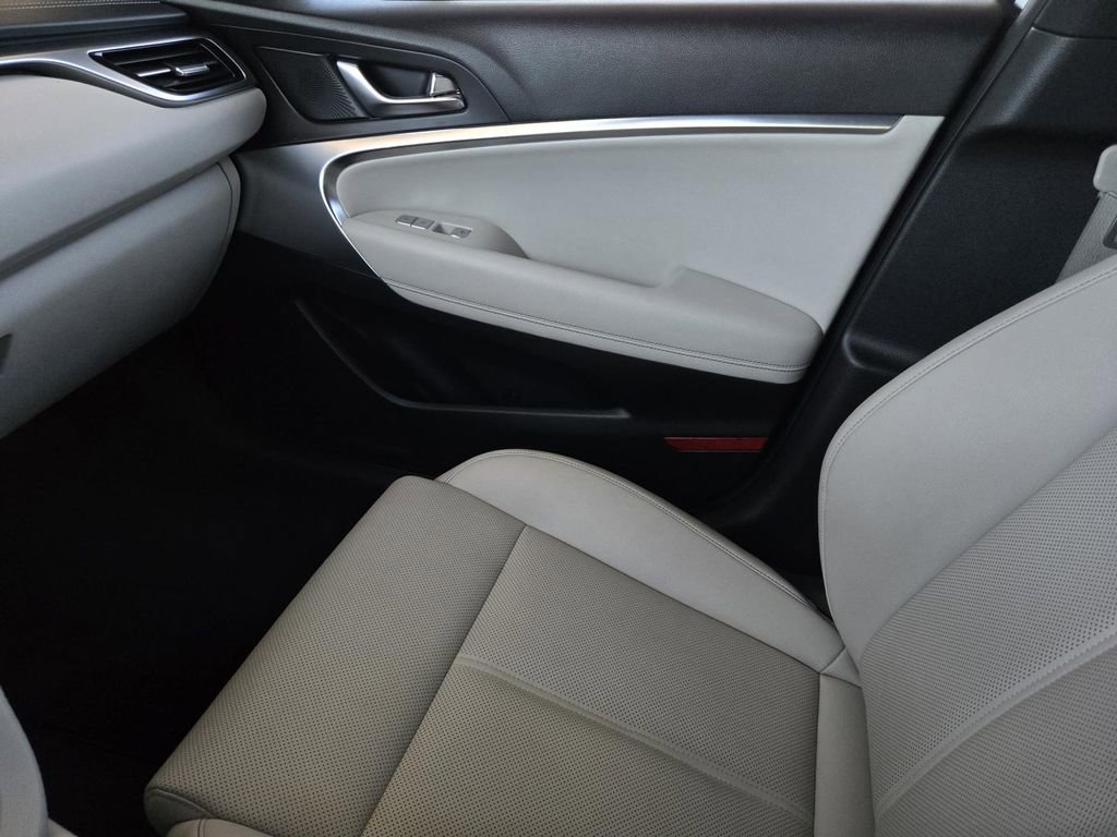 Used 2025 Genesis G70 2.5T AWD/4WD image 23