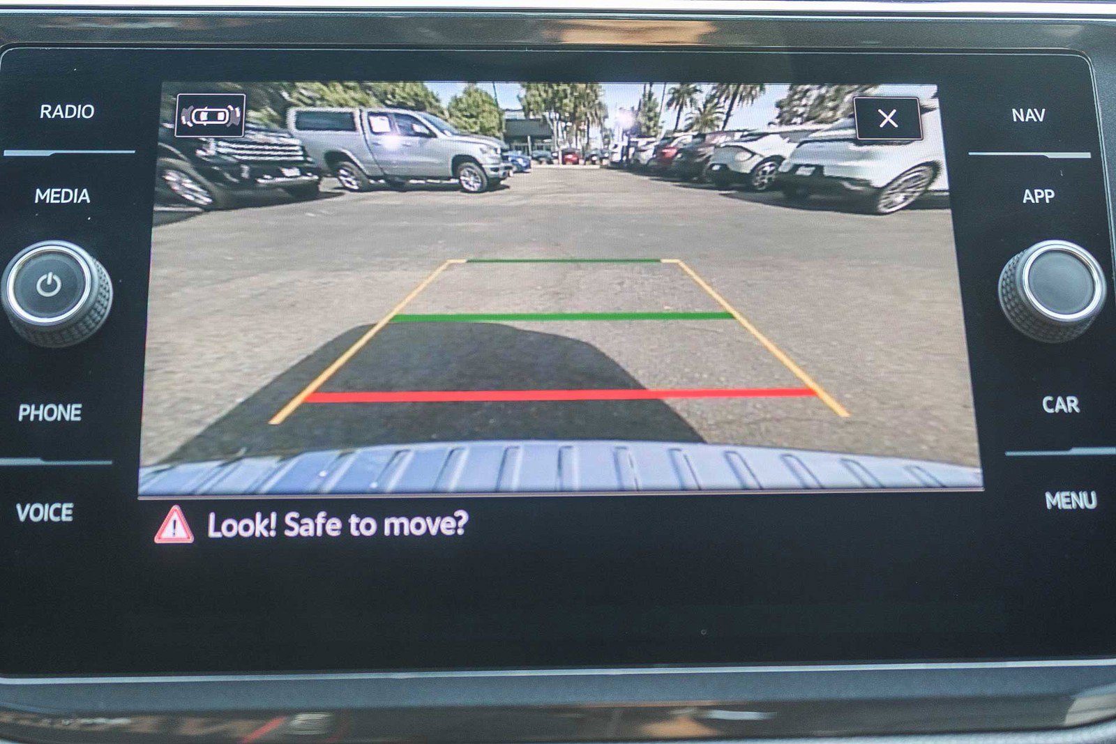 Used 2022 Volkswagen Tiguan SEL R-Line image 24