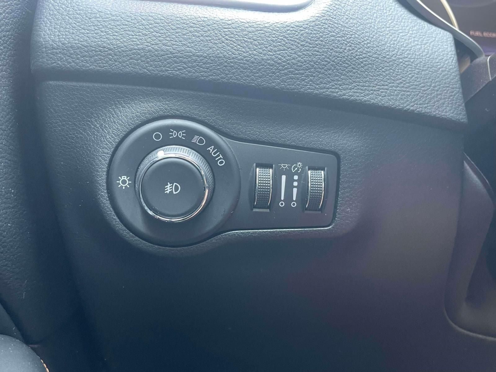 Used 2018 Jeep Compass Latitude w/ Popular Equipment Group AWD/4WD image 20