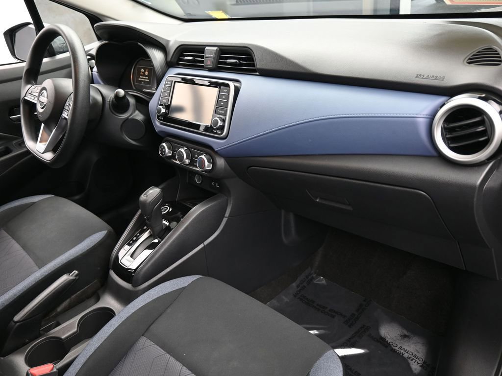 Used 2023 Nissan Versa SV image 41