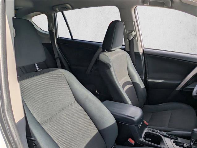Used 2016 Toyota RAV4 LE image 17