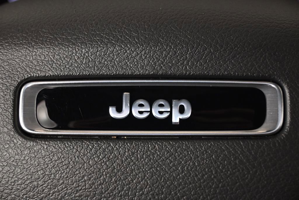 Used 2025 Jeep Compass Trailhawk image 36