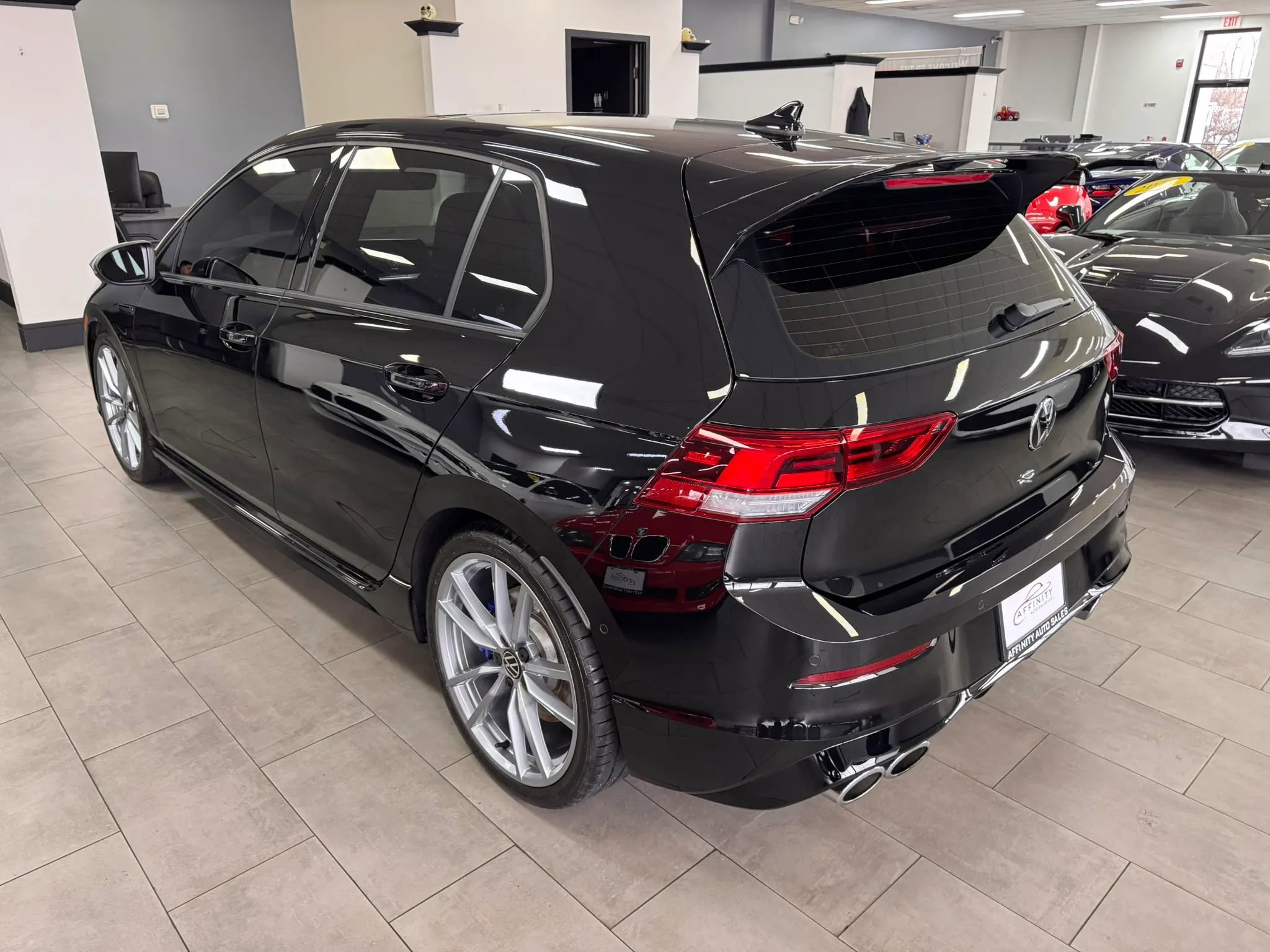 Used 2024 Volkswagen Golf R AWD/4WD image 3