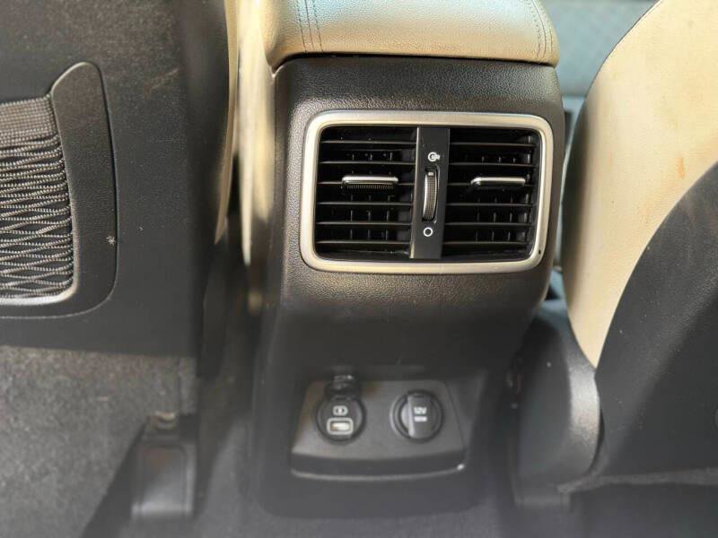 Used 2018 Kia Sportage EX w/ EX Sport Appearance Package AWD/4WD image 9