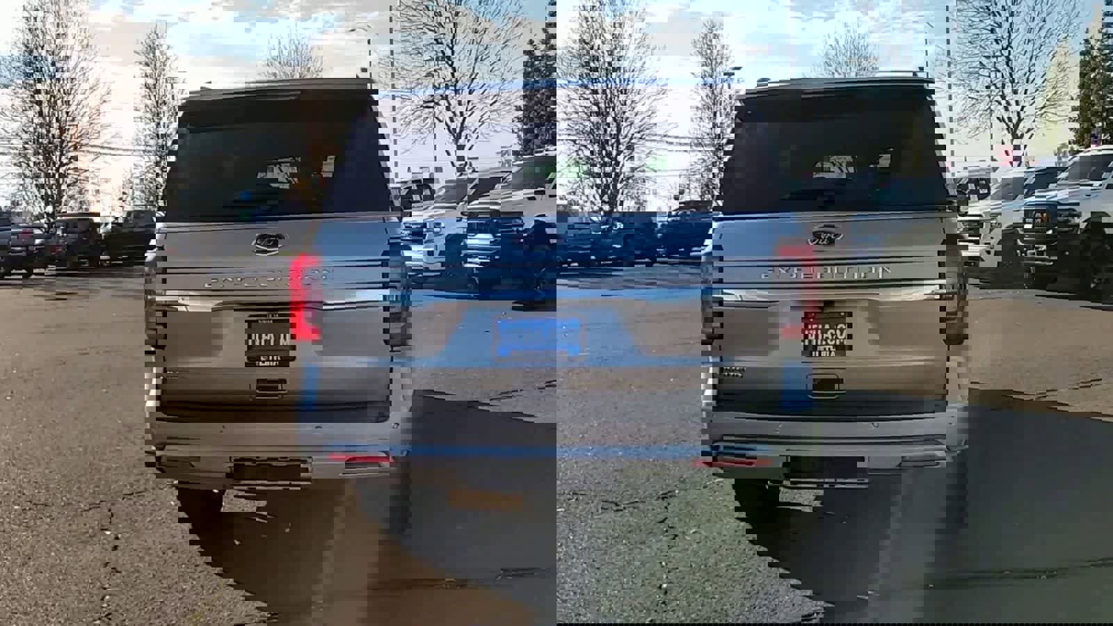 Used 2023 Ford Expedition Limited image 7