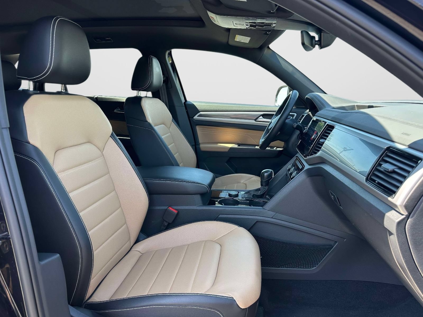 Certified 2023 Volkswagen Atlas Cross Sport SEL Premium R-Line AWD/4WD image 10