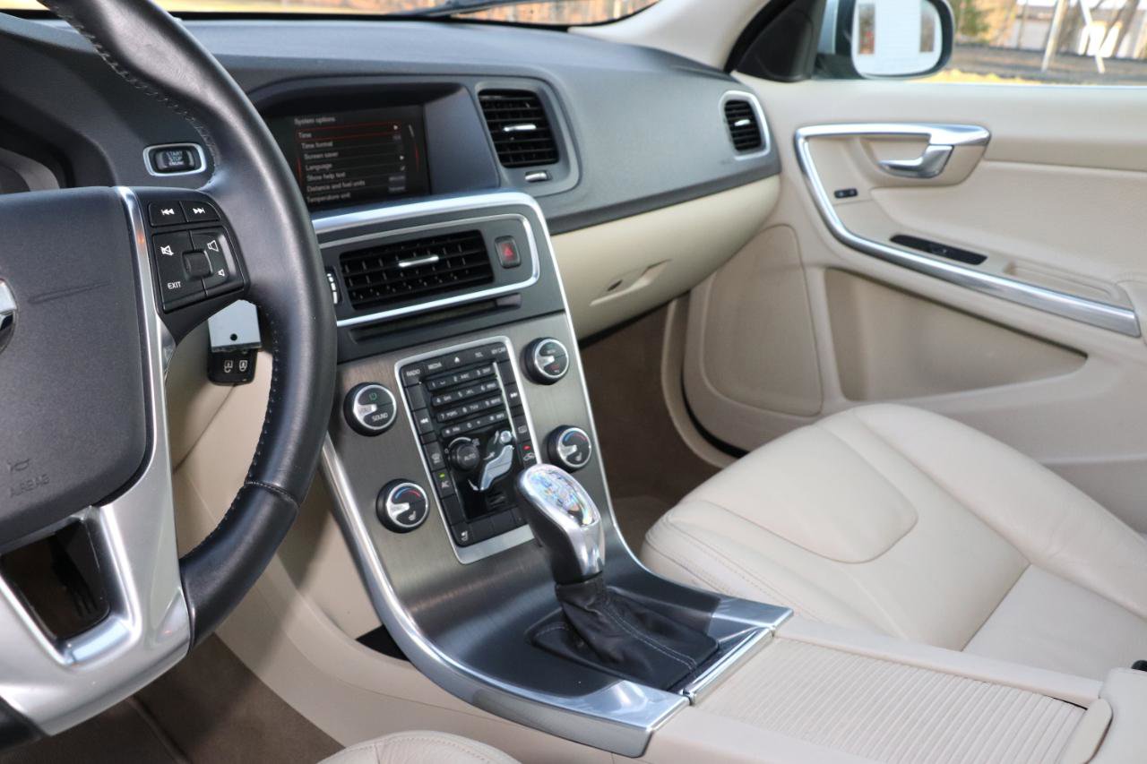 Used 2013 Volvo S60 T5 image 8