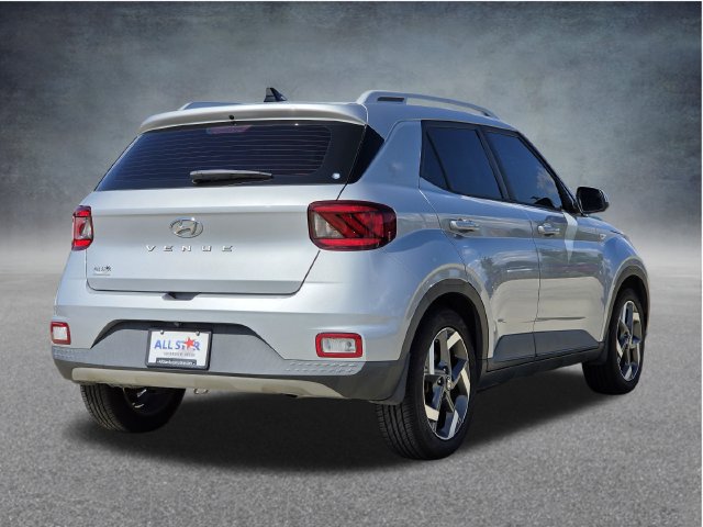 Used 2022 Hyundai Venue SEL FWD image 6