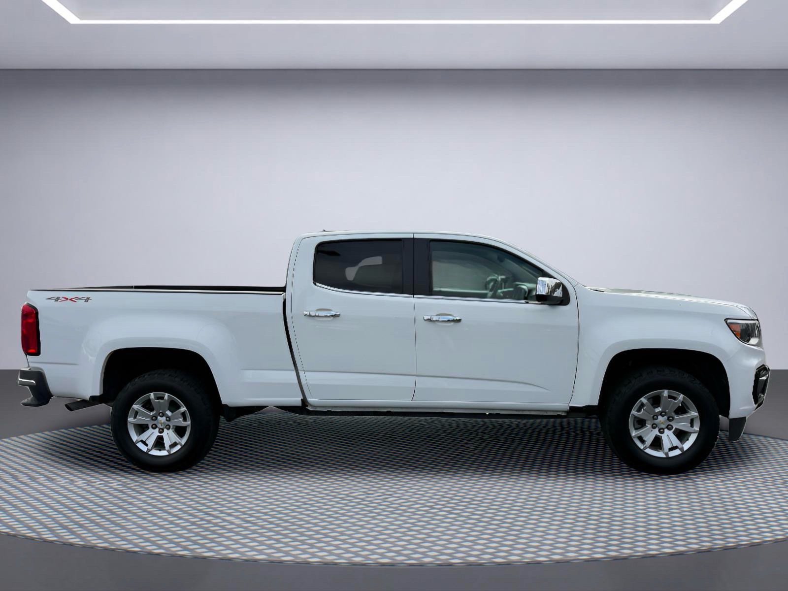 Used 2022 Chevrolet Colorado LT w/ Safety Package AWD/4WD image 11