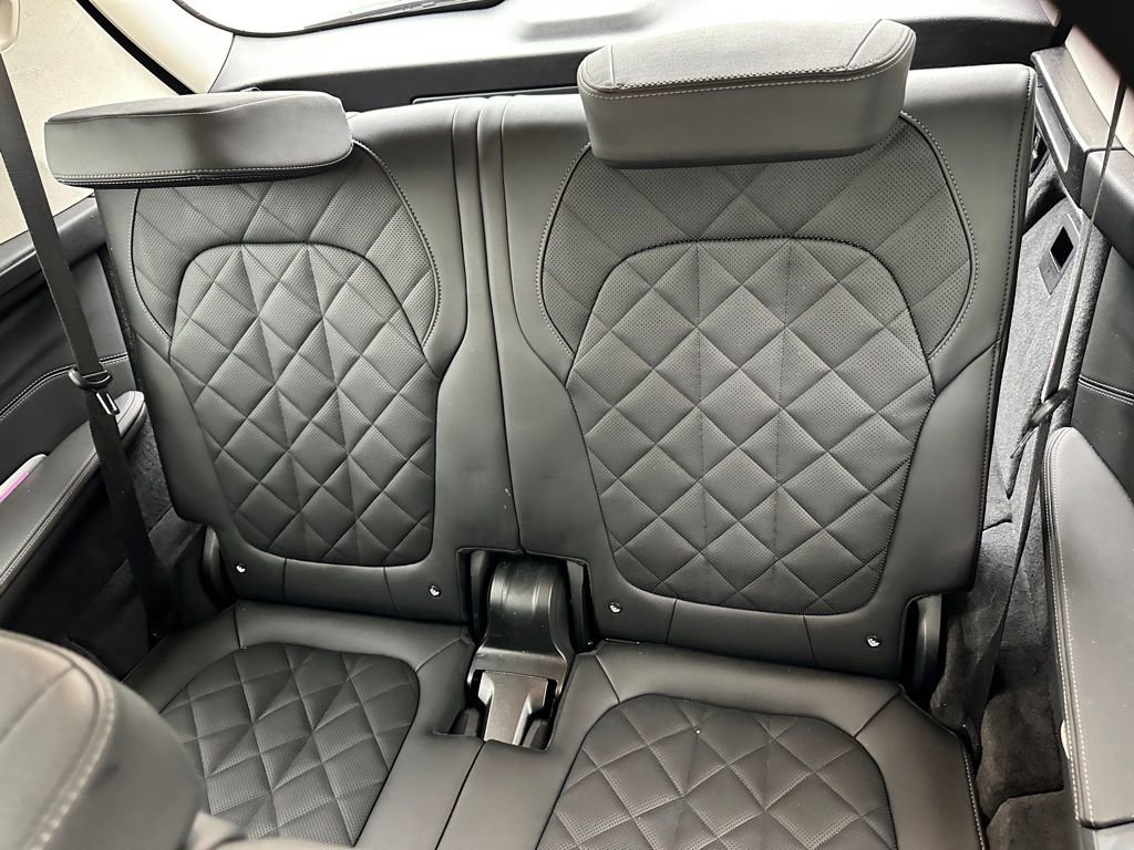 Used 2024 BMW X7 xDrive40i image 13
