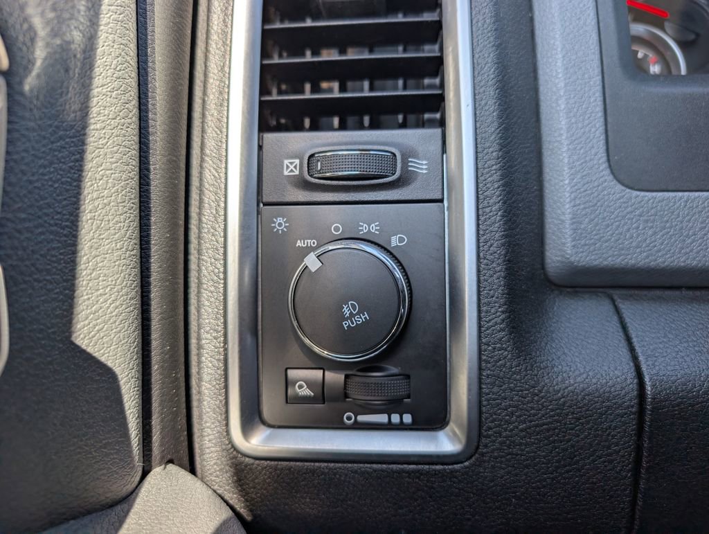 Used 2015 RAM 1500 Big Horn image 32