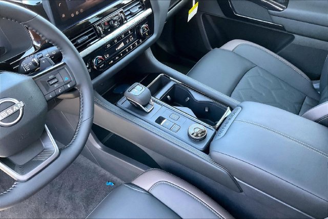 New 2026 Nissan Pathfinder Platinum AWD/4WD image 6