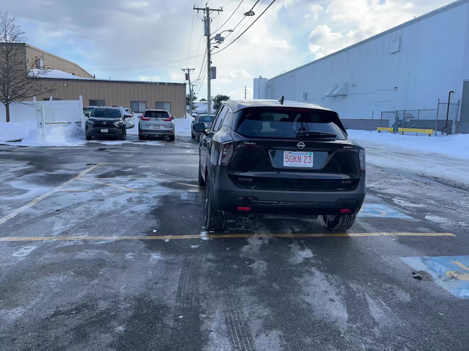 Used 2025 Nissan Kicks SV image 16