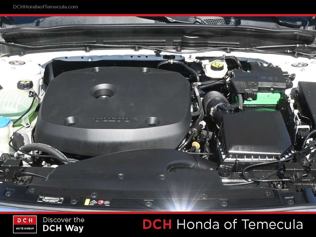 Used 2021 Volvo XC40 T4 Momentum FWD image 24