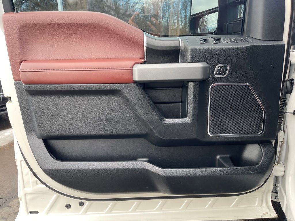 Used 2019 Ford F350 Platinum w/ Platinum Ultimate Package image 16