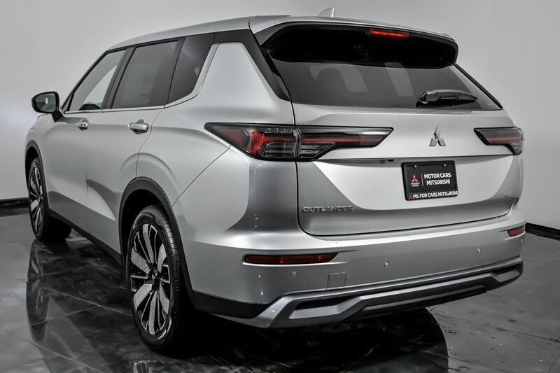 New 2026 Mitsubishi Outlander SE AWD/4WD image 7