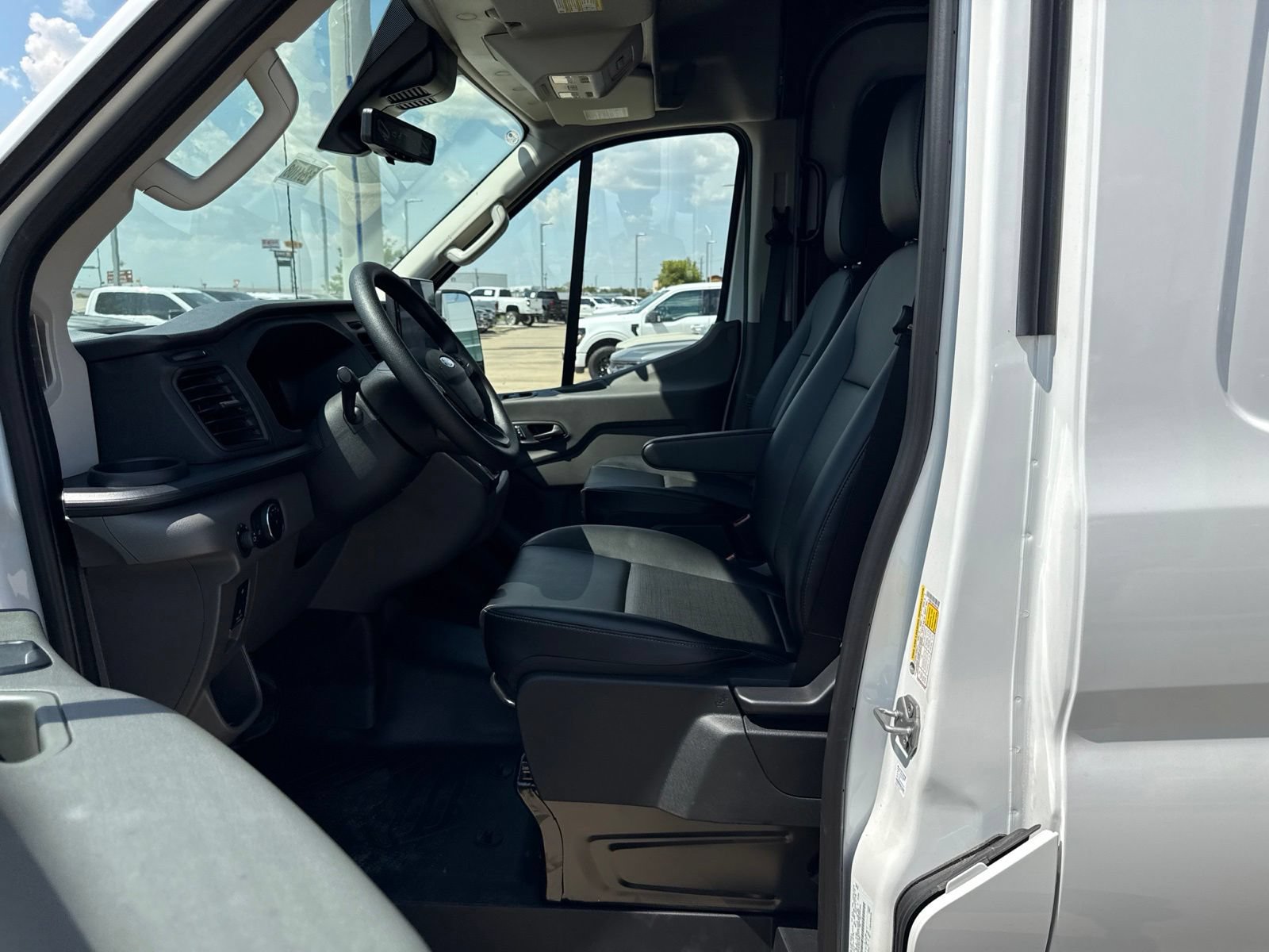 New 2026 Ford Transit 250 148 Medium Roof w/ Load Area Protection Package RWD image 16