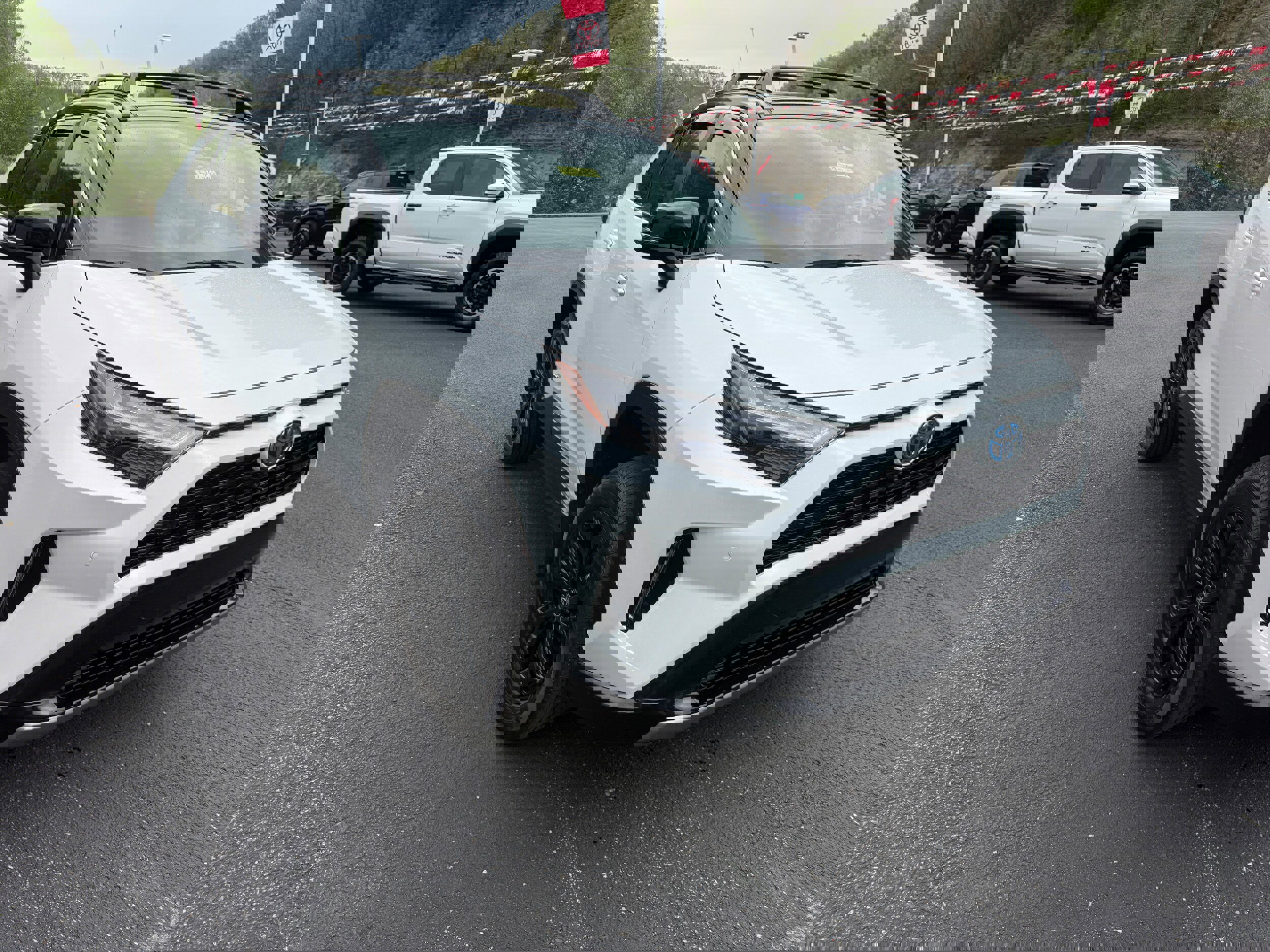 Used 2024 Toyota RAV4 XSE w/ Advanced Technology Package image 5