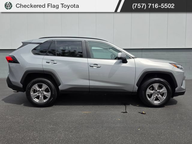 Used 2022 Toyota RAV4 XLE AWD/4WD image 6