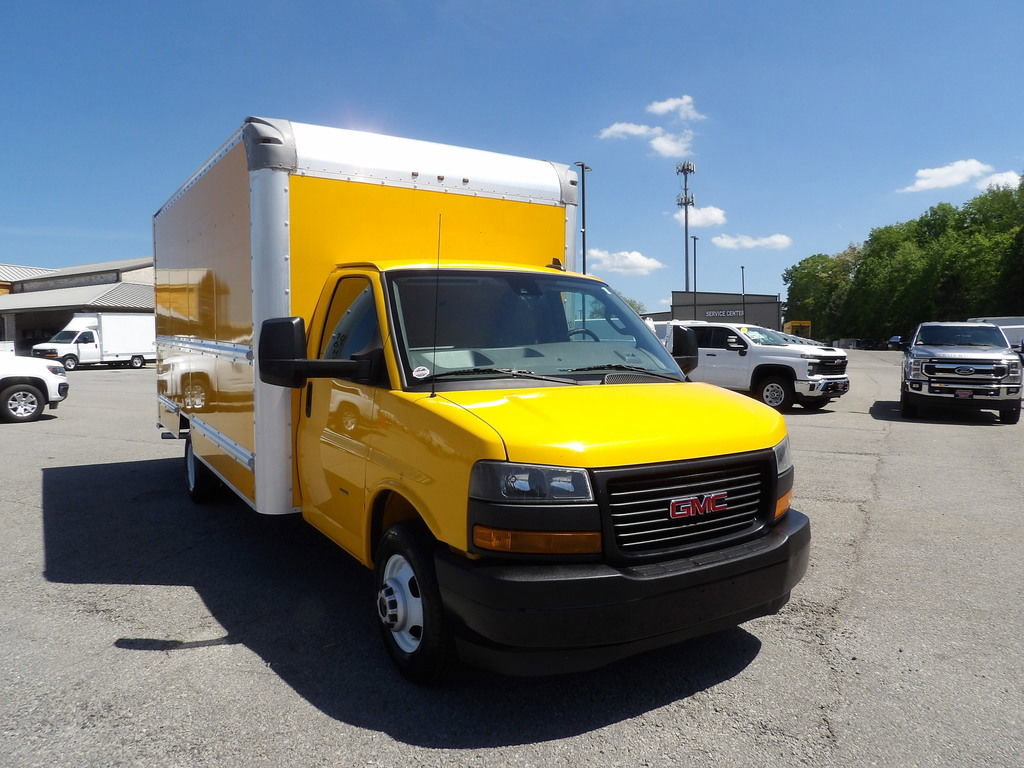 Used 2021 GMC Savana 3500 Extended w/ Power Convenience Package RWD image 11