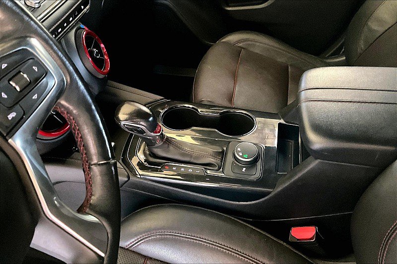 Used 2019 Chevrolet Blazer RS w/ Sun and Wheels Package FWD image 11
