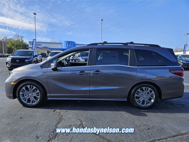 New 2026 Honda Odyssey Touring image 4