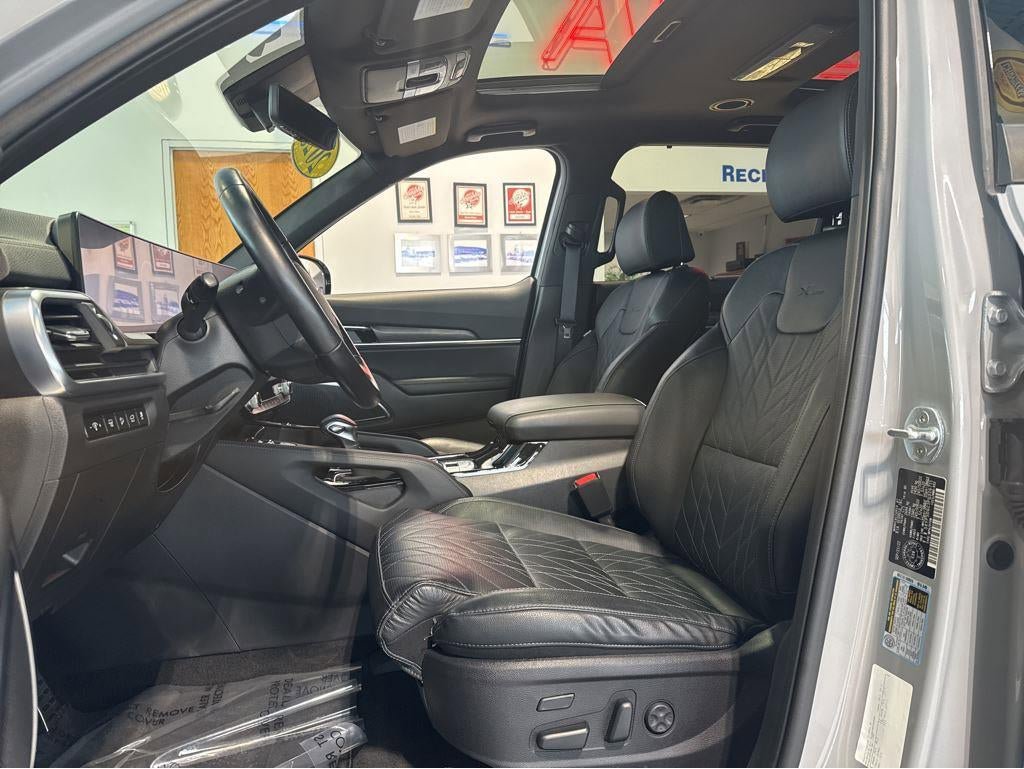Used 2023 Kia Telluride SX X-Line AWD/4WD image 4