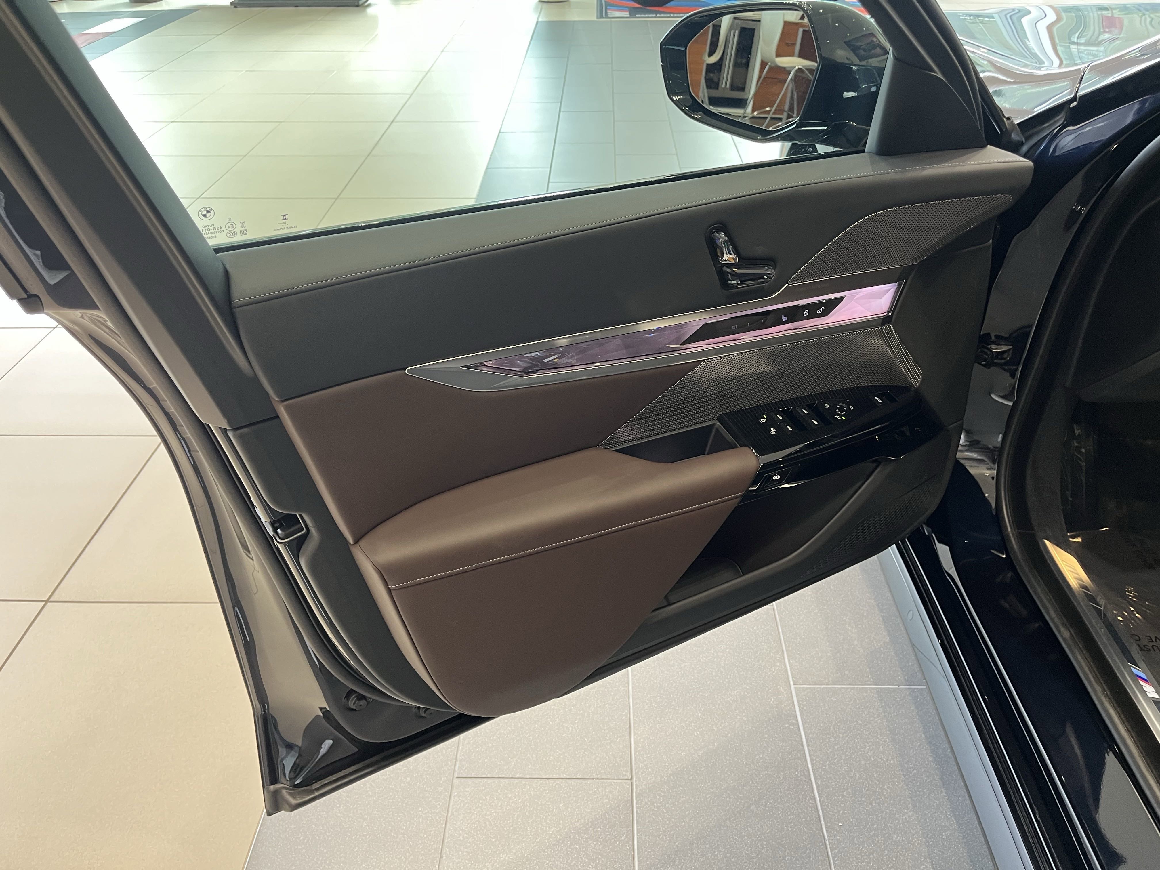 Used 2025 BMW i7 xDrive60 w/ Executive Package image 10