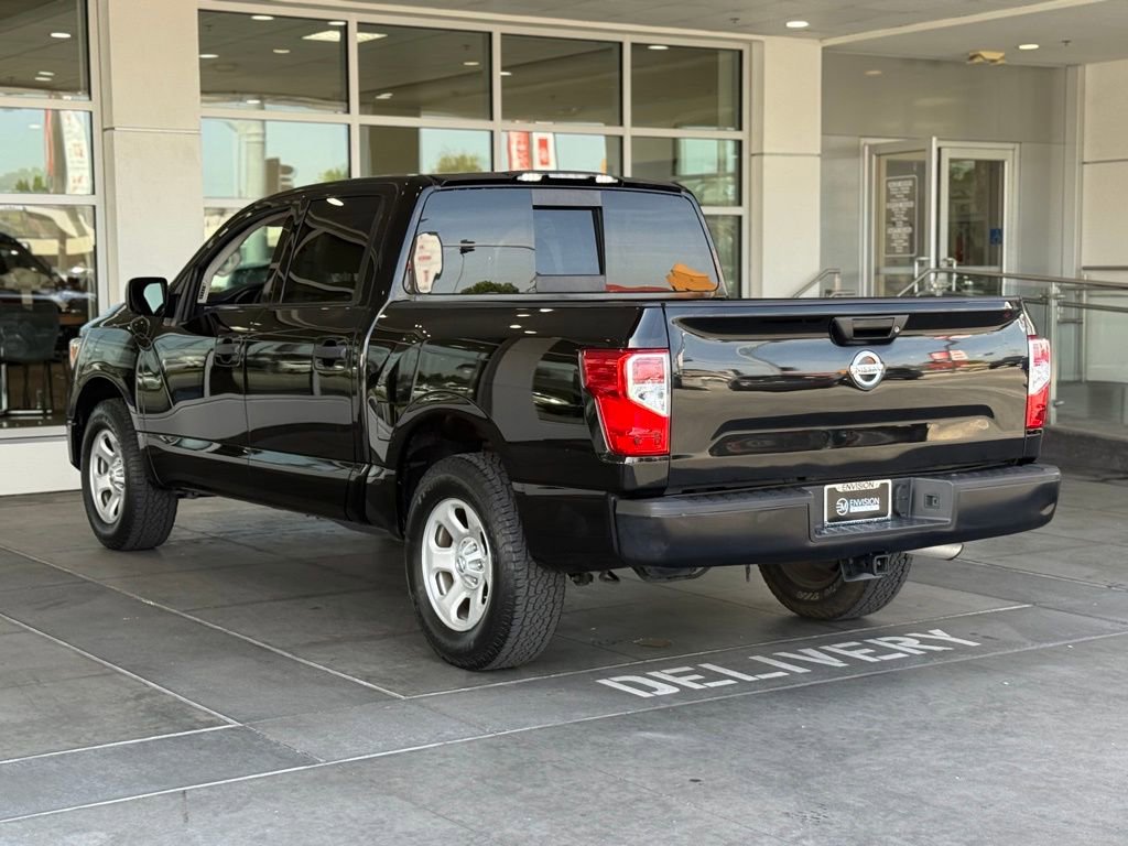 Used 2017 Nissan Titan S image 11