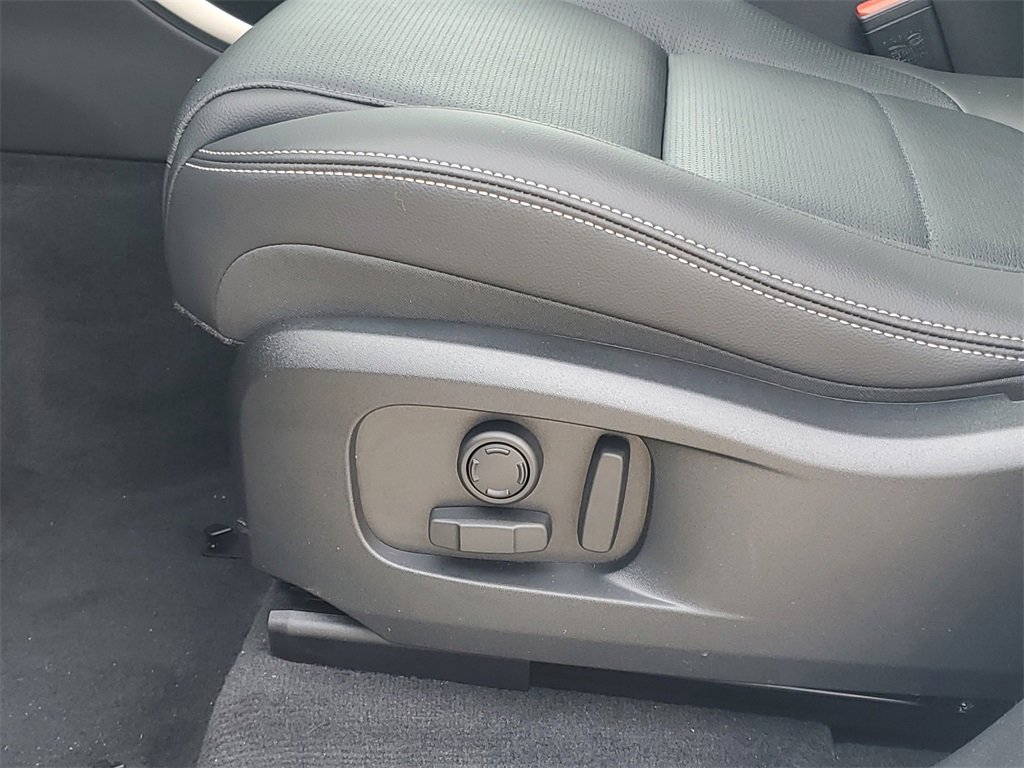 New 2025 Jaguar F-PACE R-Dynamic S image 11