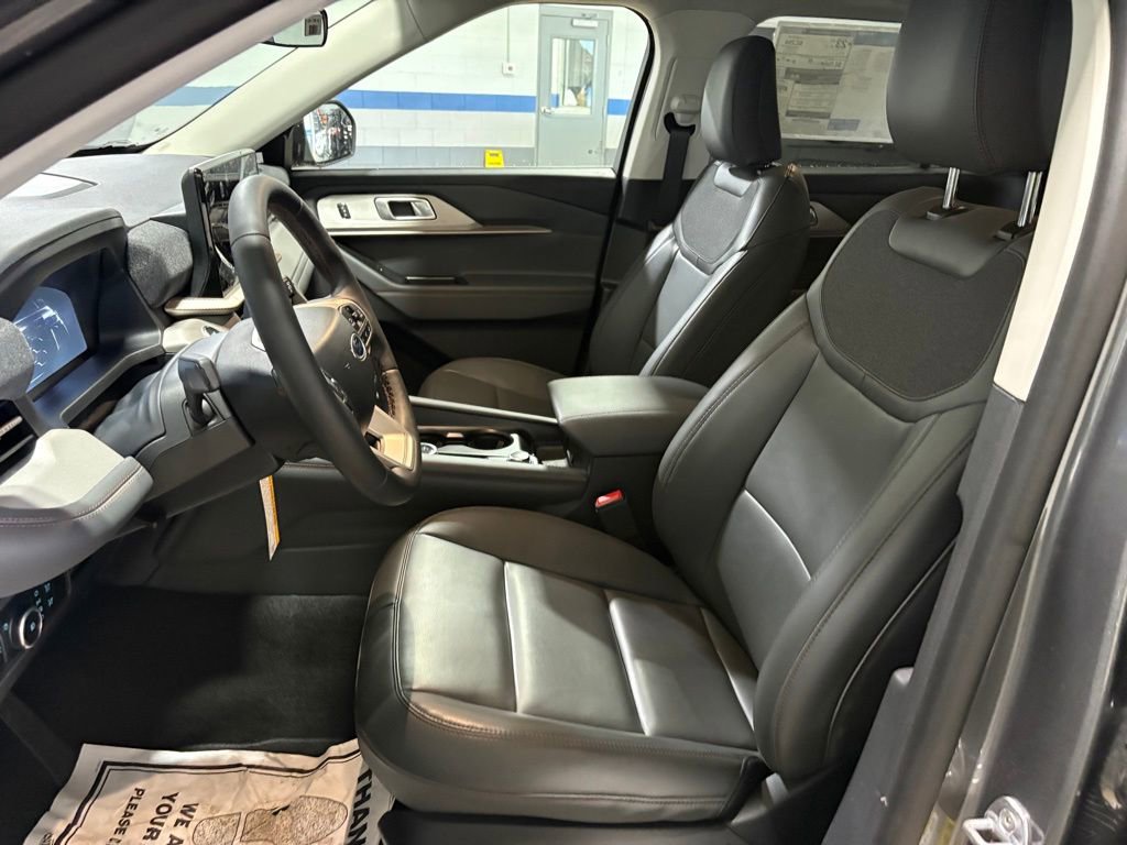 New 2026 Ford Explorer Active w/ Active Comfort Package image 12