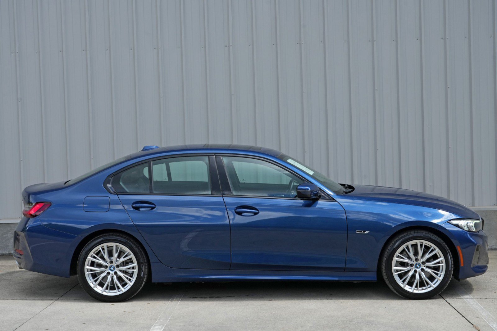 Used 2023 BMW 330e w/ Premium Package RWD image 54