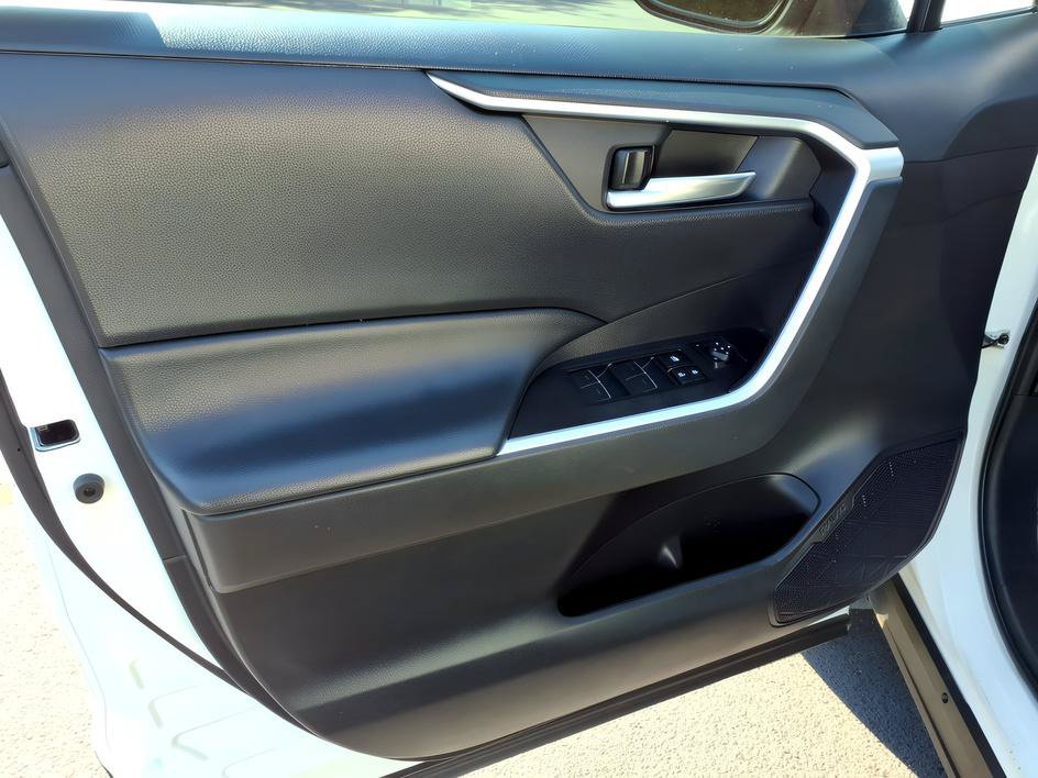 Used 2024 Toyota RAV4 XLE AWD/4WD image 16