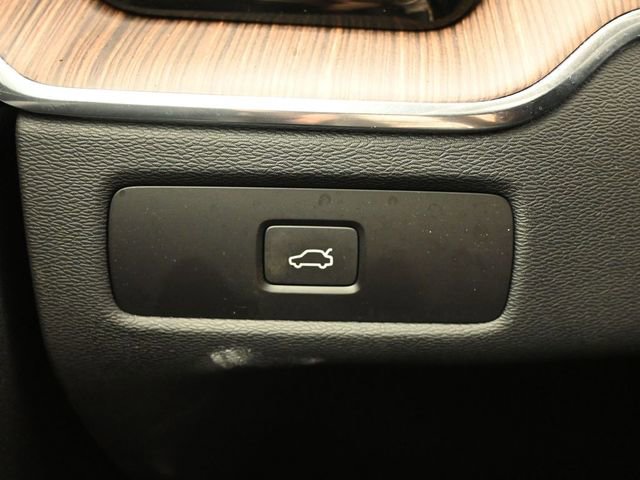 Used 2023 Volvo XC60 B5 Plus w/ Protection Package Premier image 29