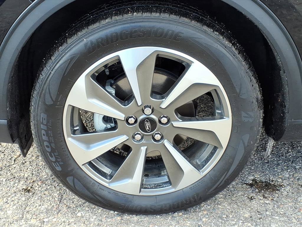 Used 2023 Ford Escape Platinum image 9